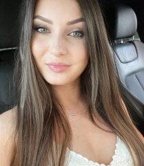 1751547619, 22 години, Бисексуален, Жена